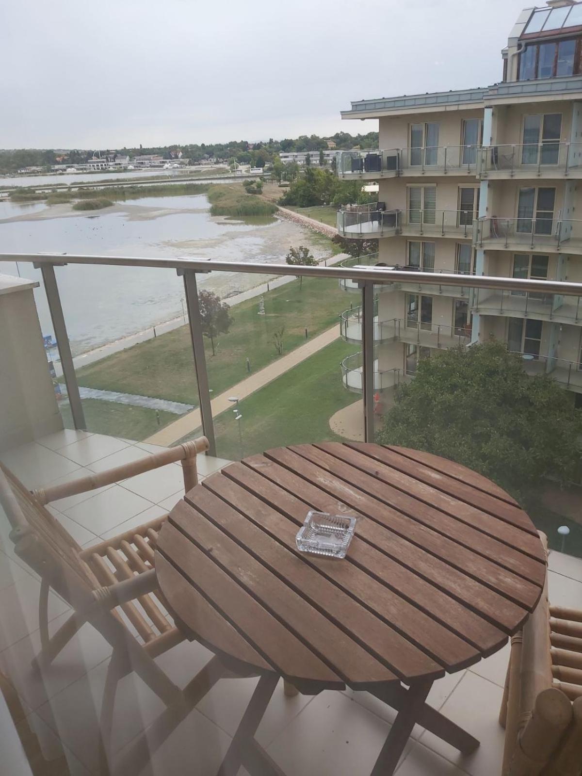 Wellness Apartments In Velence Eksteriør bilde